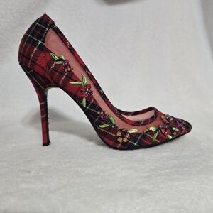 Betsy Johnson Rayn Red Plaid Pumps Size 7